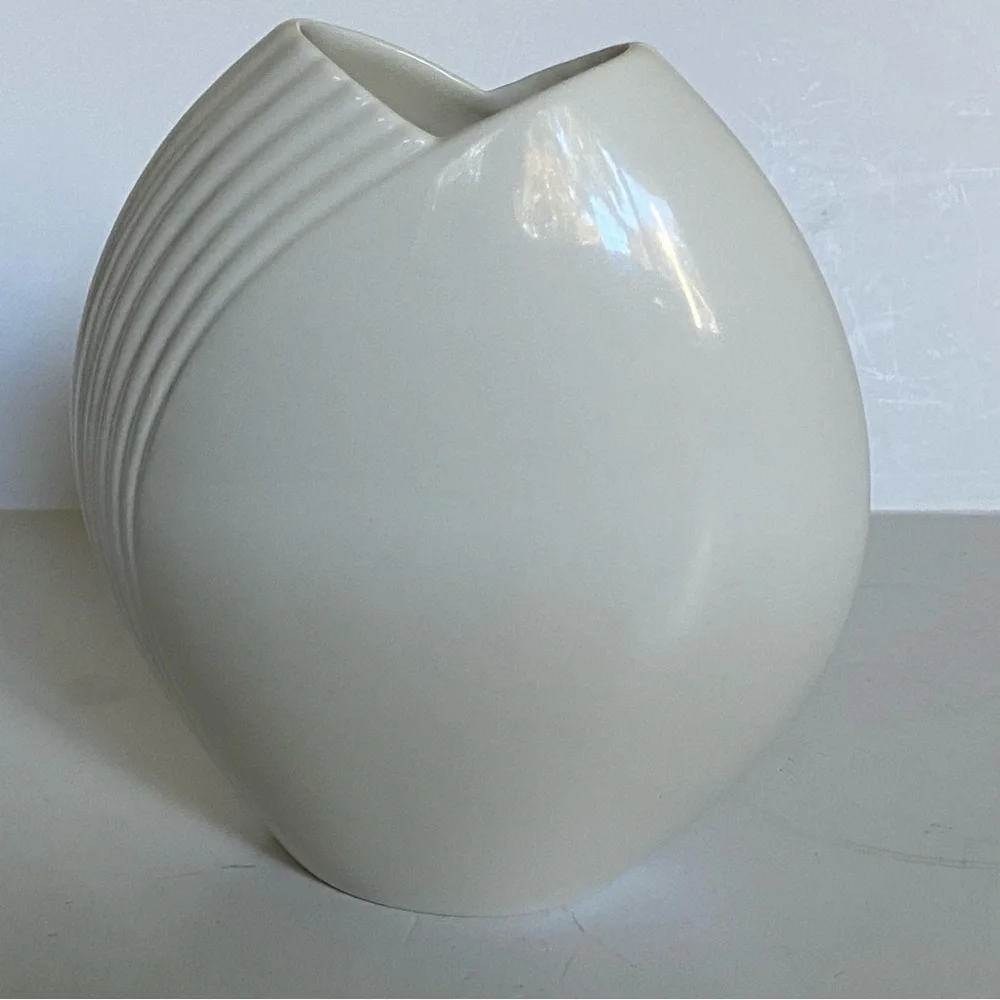 Art Deco Vase Christopher Stuart Tempest Bone China Y1510 White 6.5” Vintage EUC